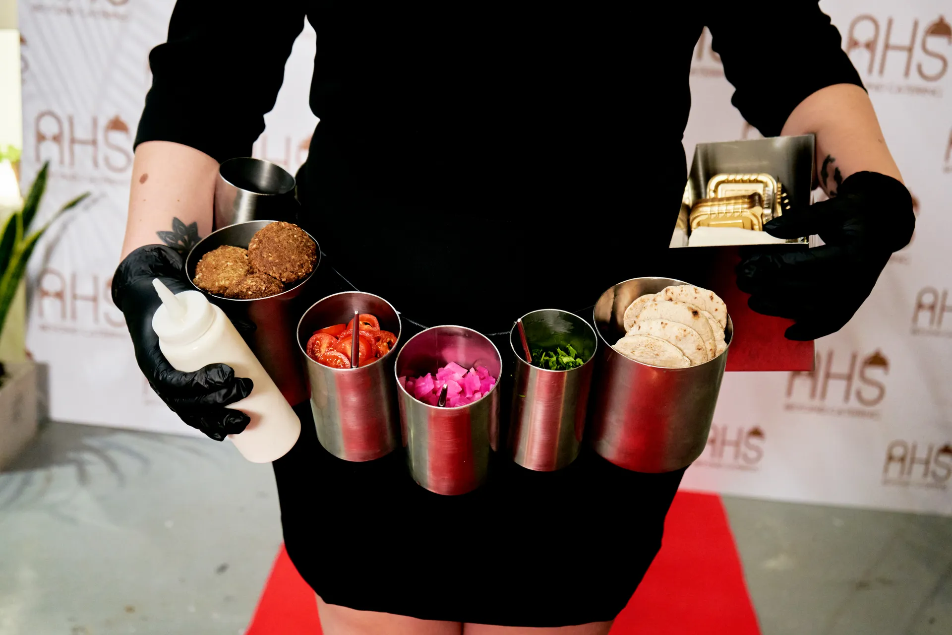 EatLux walking station, hostess-worn belt service